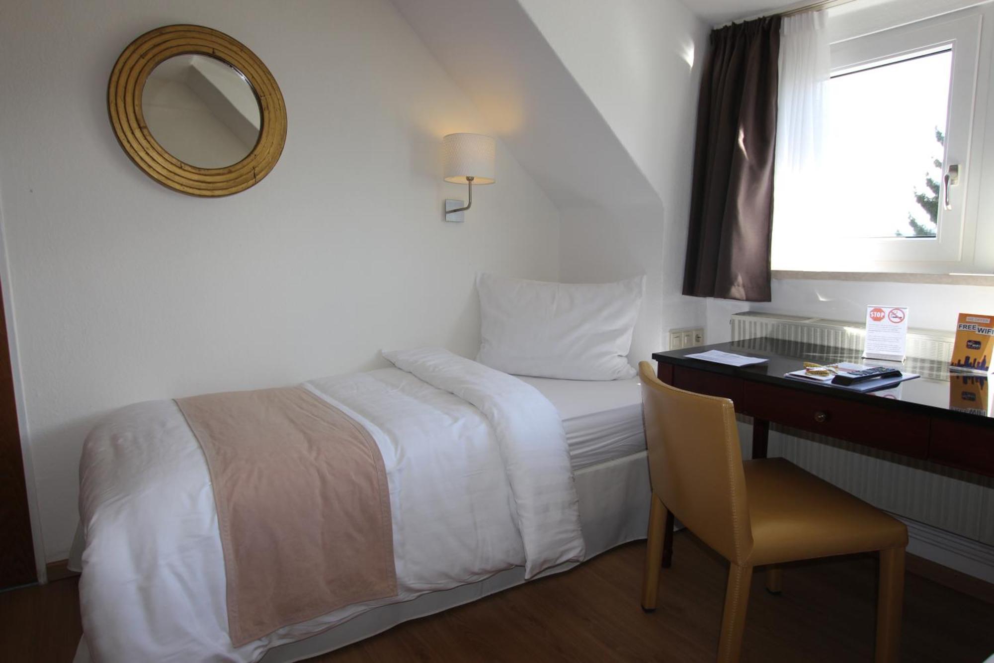 Boutique Hotel Restaurant Hollerather Hof Hellenthal Quarto foto